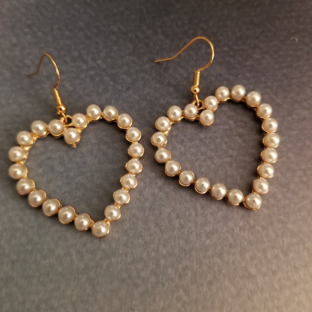 NWOT Pierced Heart Shaped Hoops with Pearls